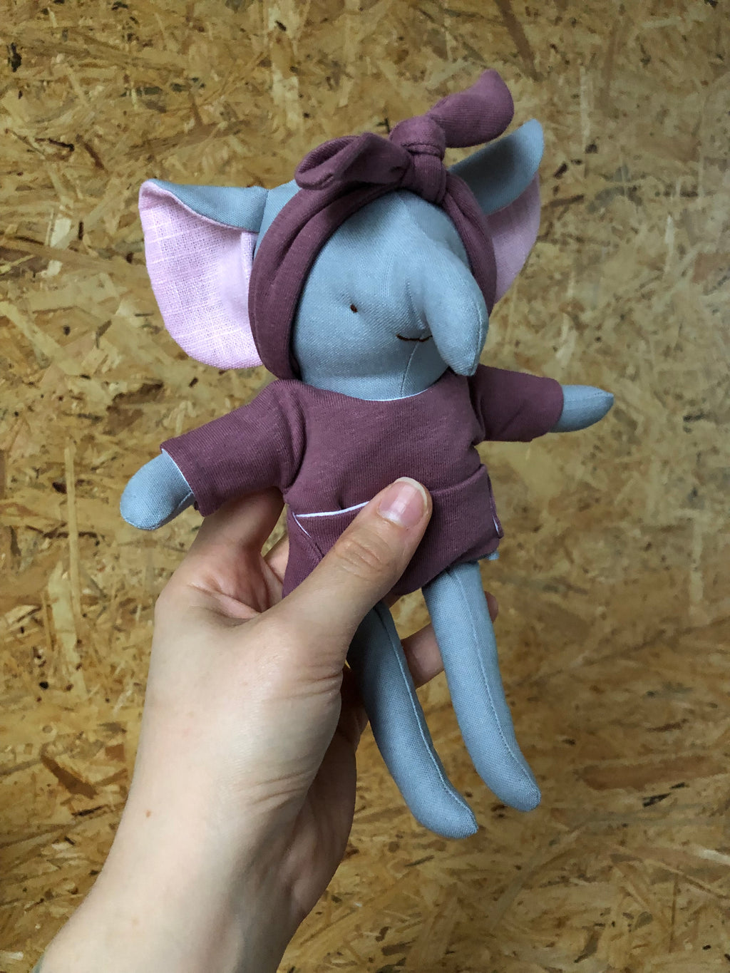 CUCCIOLO DI ELEFANTE